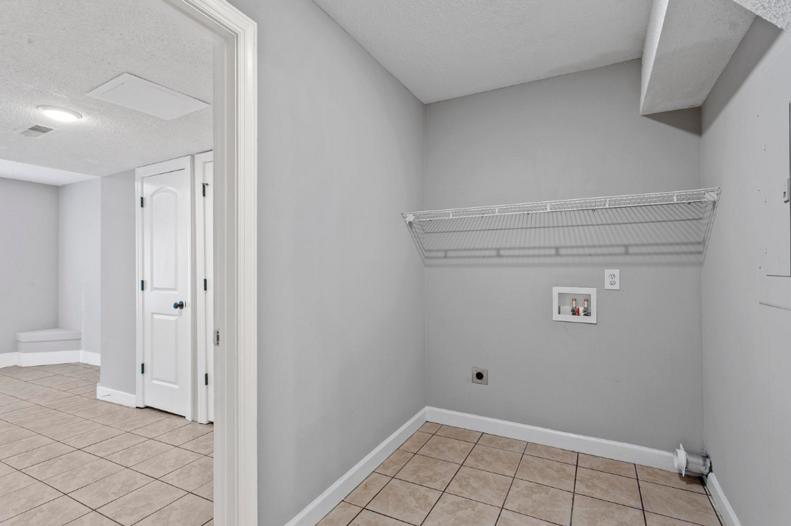 7167 Holland Lane 7 of 8