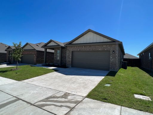 Beautiful Single-Family Home for Lease in Lavon!