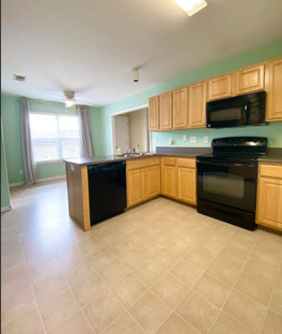 537 S Bull St 5 of 12