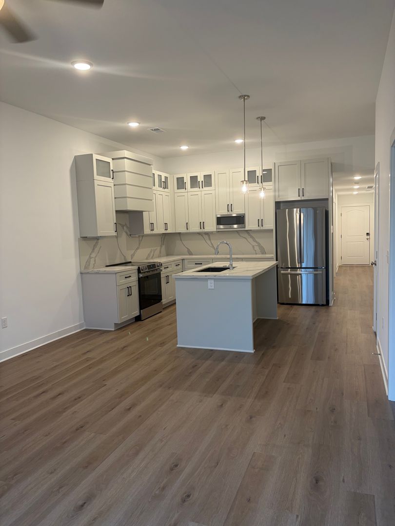 9308 N. Lennox St 6 of 12