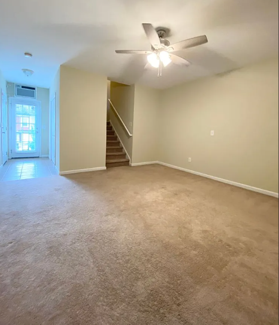 537 S Bull St 3 of 12