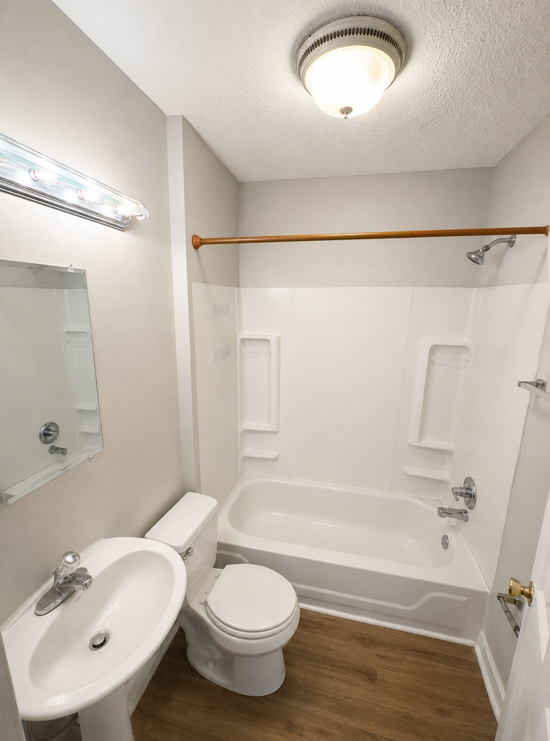 2413 Stuart Street 7 of 10
