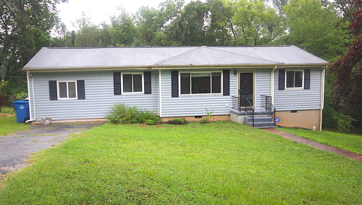 MOVE-IN READY 3-BEDROOM HOME — LARGE FENCED YARD IN HIXSON!