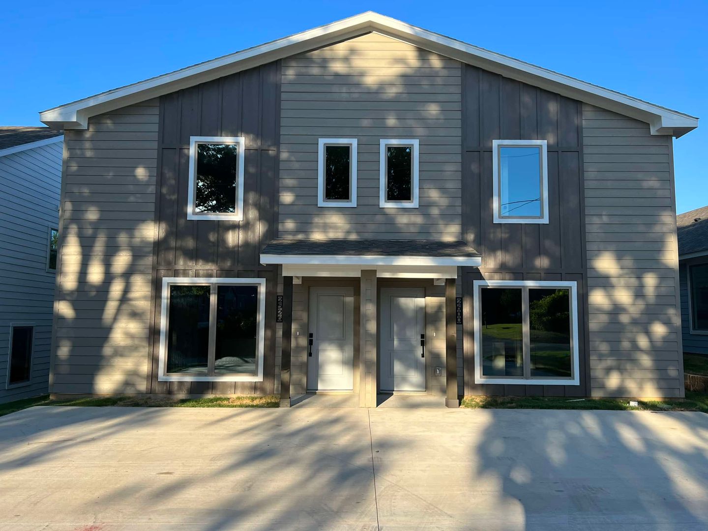 2526-2600 South Fannin Avenue