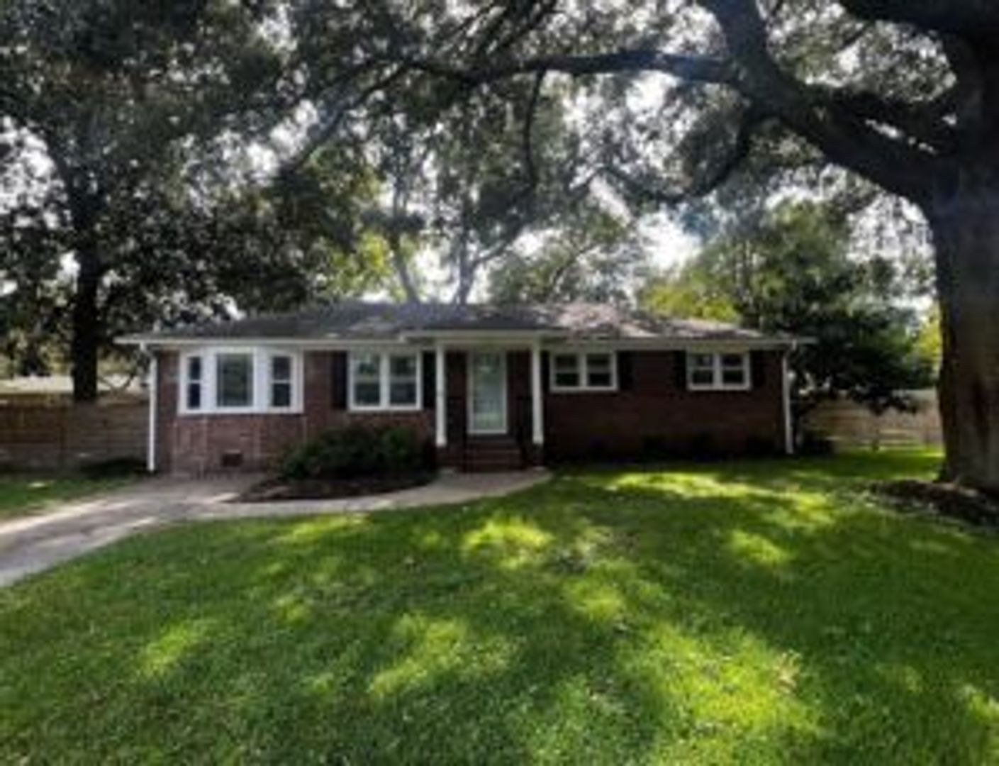 Charleston House: 1343 Hermitage Ave