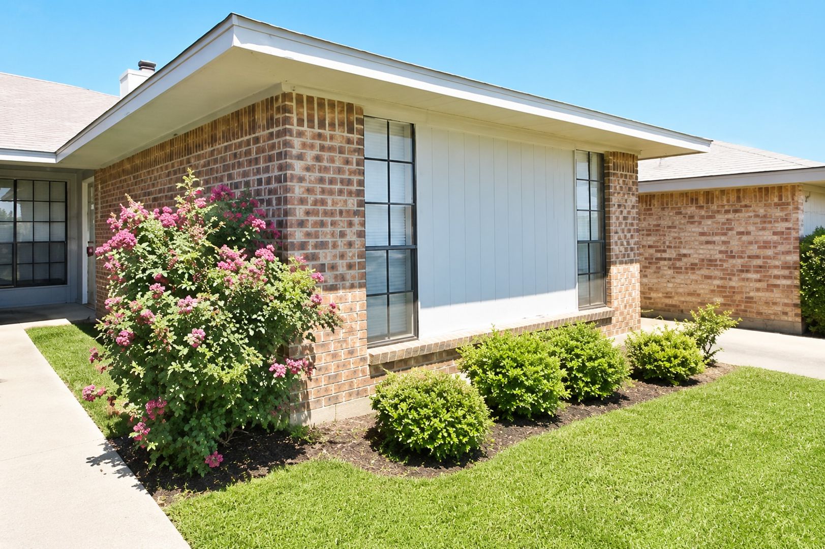 Duncanville Apartment: 1915-1917 Spindletop Drive