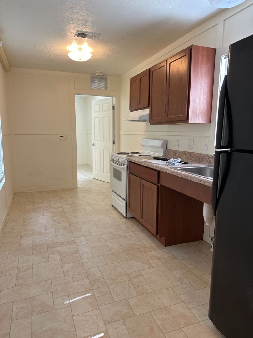 Wrens Apartment: 309 Constitution Ave