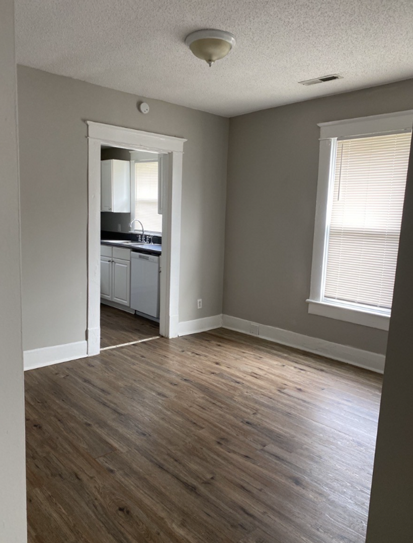 2413 Stuart Street 5 of 10