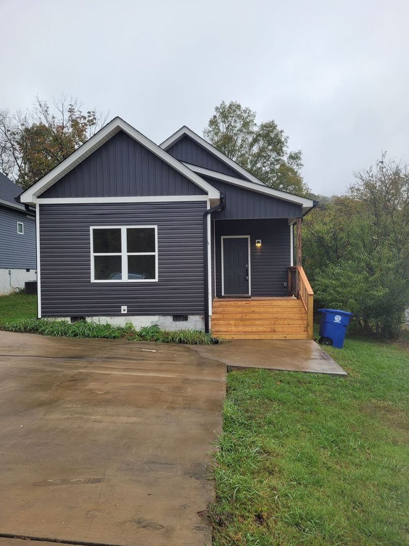 Chattanooga House: 3014 N Chamberlain Avenue