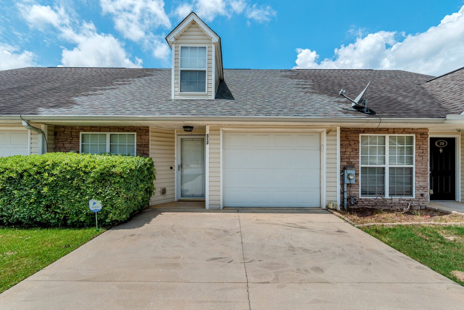 Augusta House: 312 Caldwell Circle