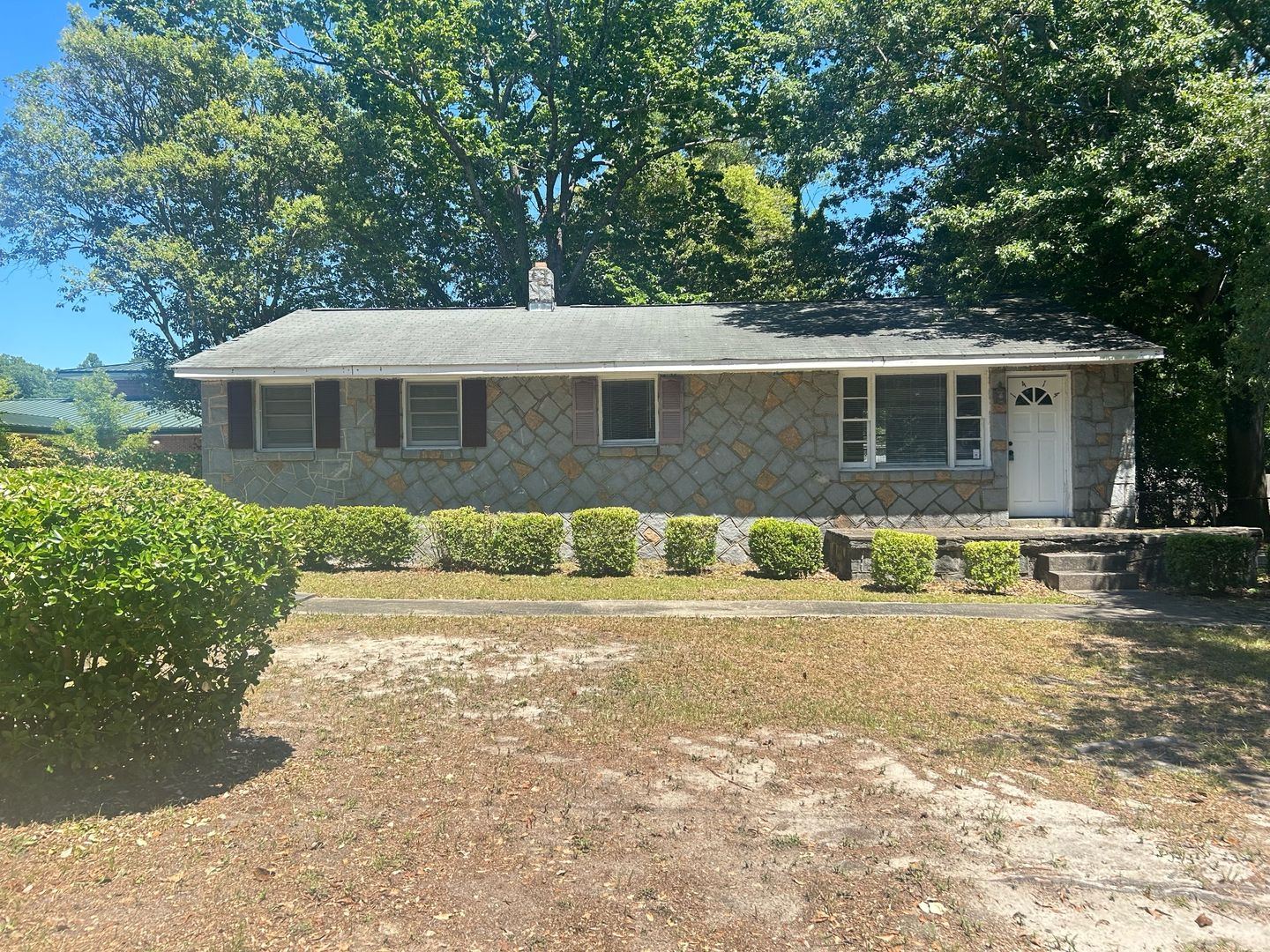 Columbia House: 1414 S Kilbourne Rd