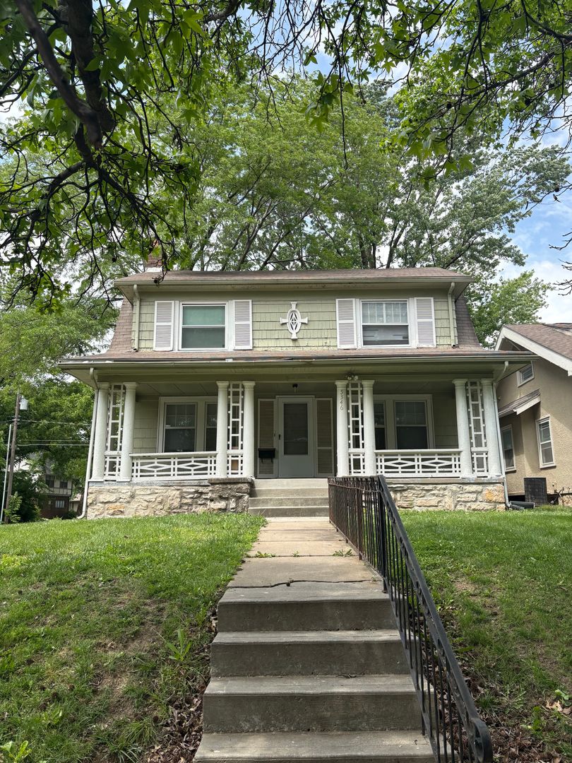 Kansas City House: 5346 Harrison St.