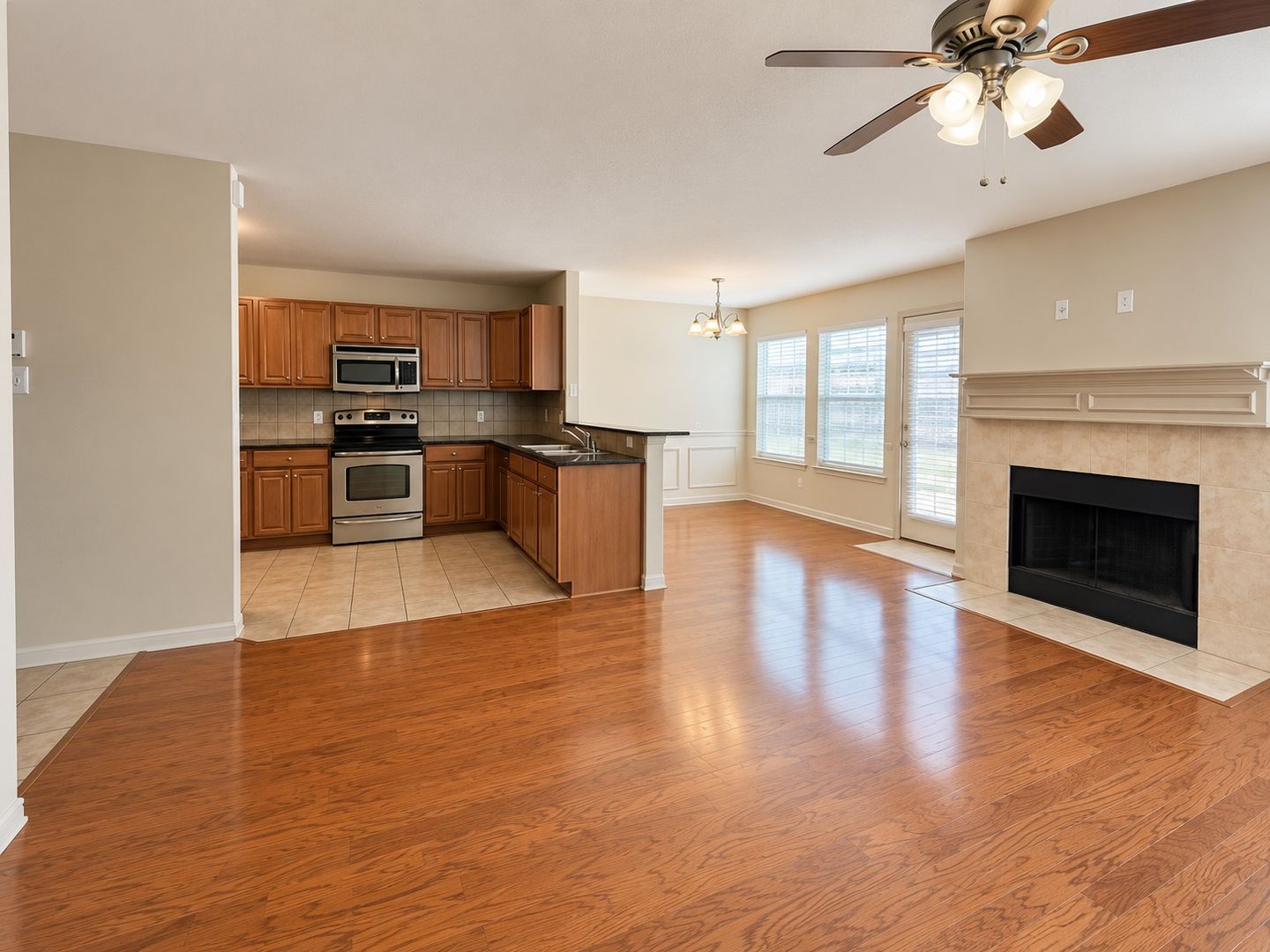 3933 Fernando Drive 3 of 12