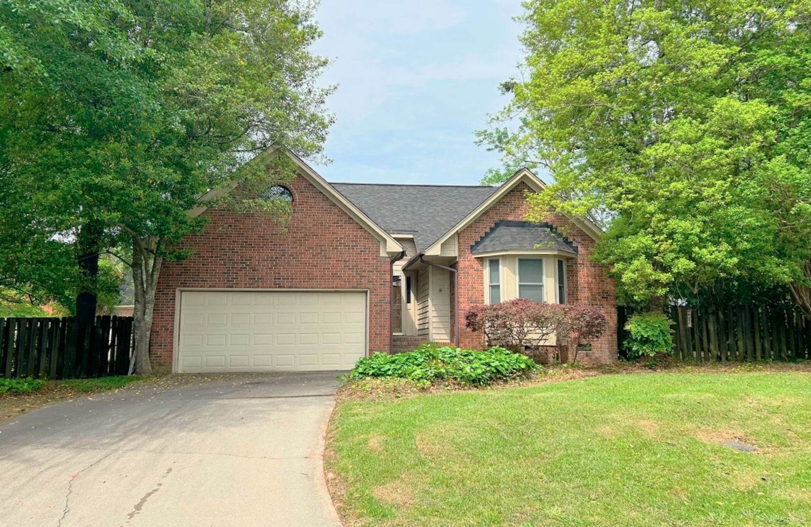 Columbia House: 5 Southwell Ct