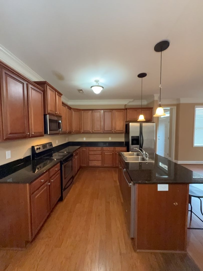100 Taylors Hill Dr 11 of 12