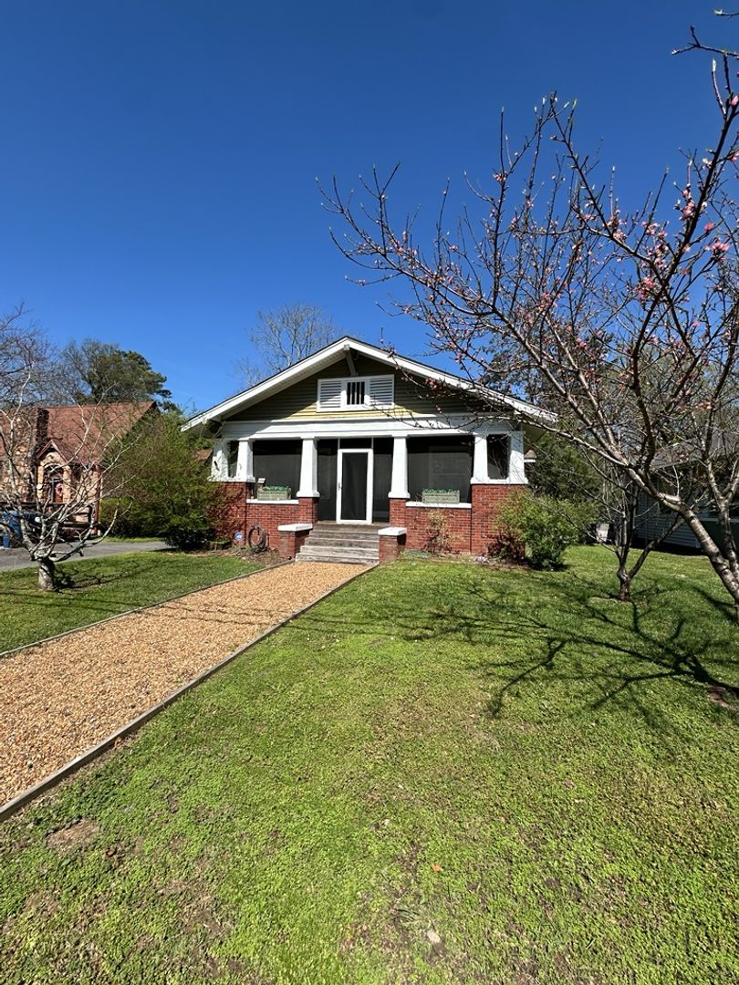 Chattanooga House: 3211 Montview Drive