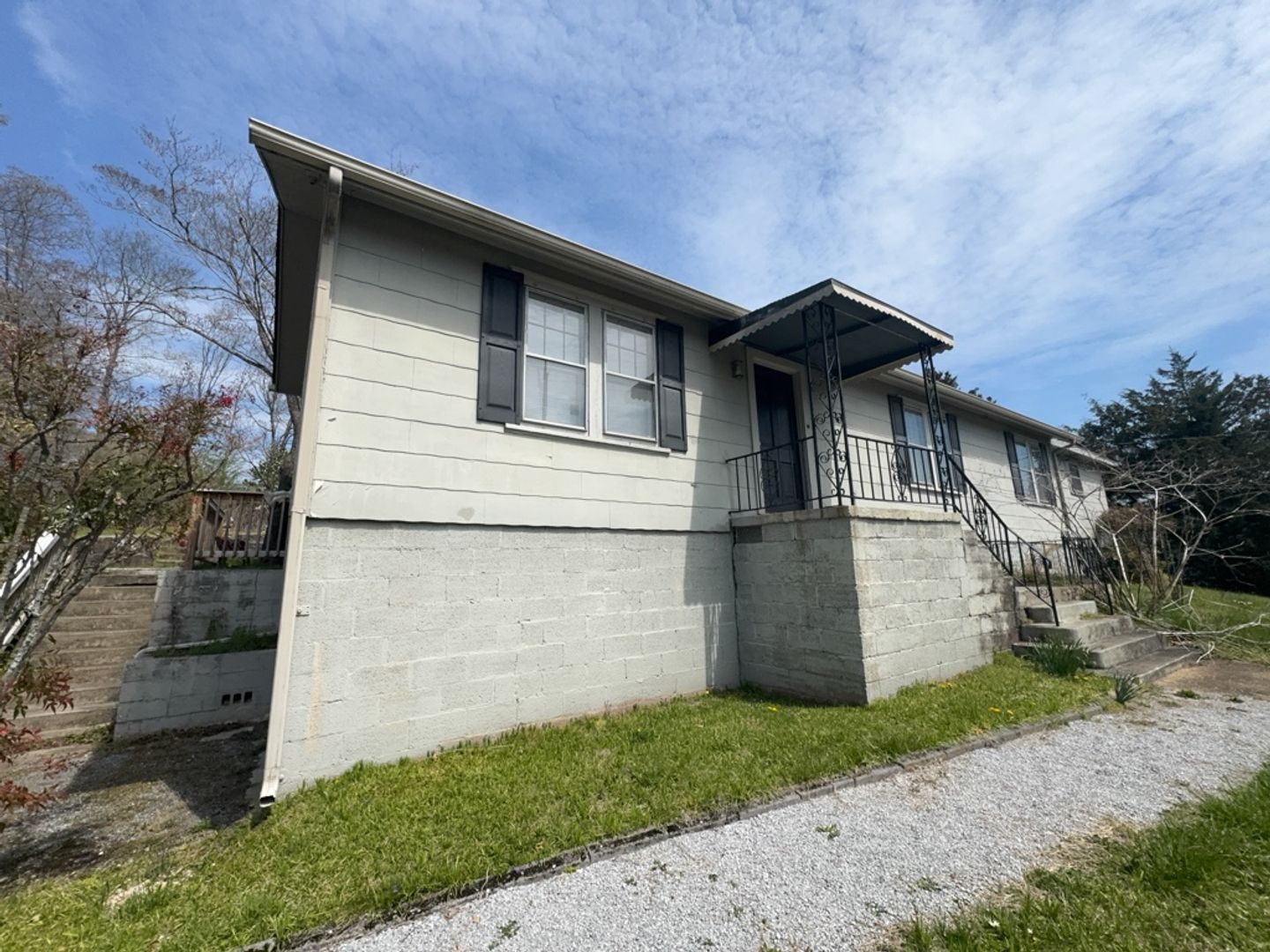 Ooltewah House: 8817 Apison Pike