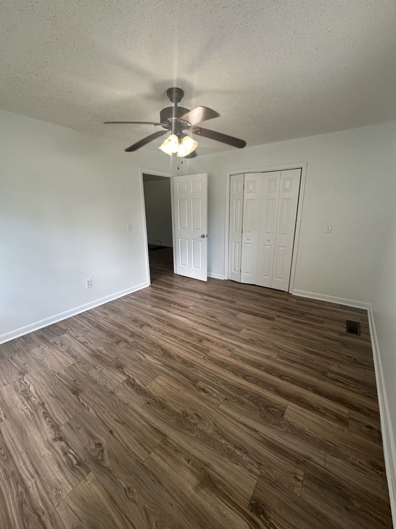 6250 W Highway 136 10 of 12