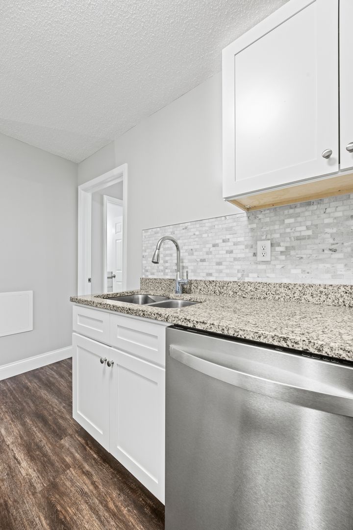 Hixson Apartment: 5519 Highway 153