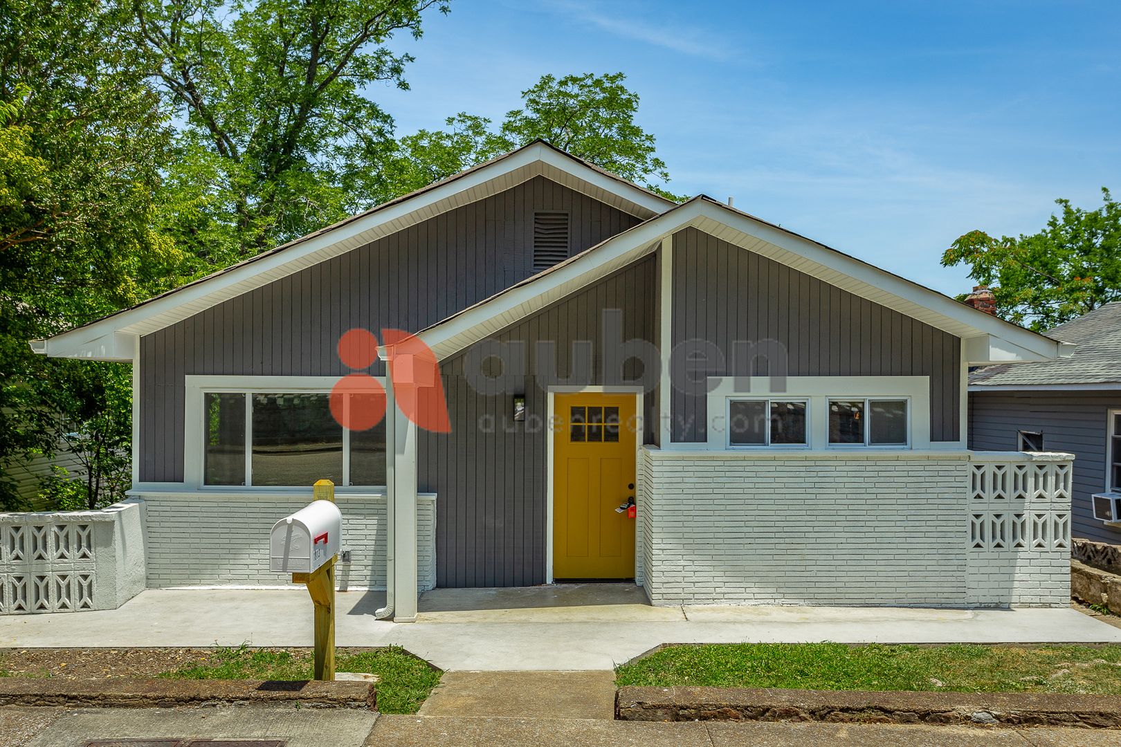1813 E 4th Street! 7 Bedrooms in Highland Park!