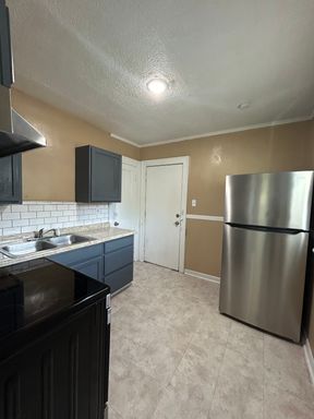 5045 Bellefontaine Ave, Kansas City, MO 64130