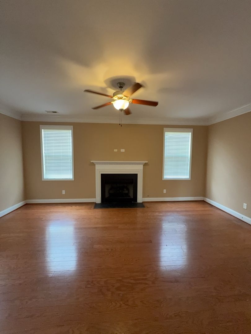 100 Taylors Hill Dr 8 of 12