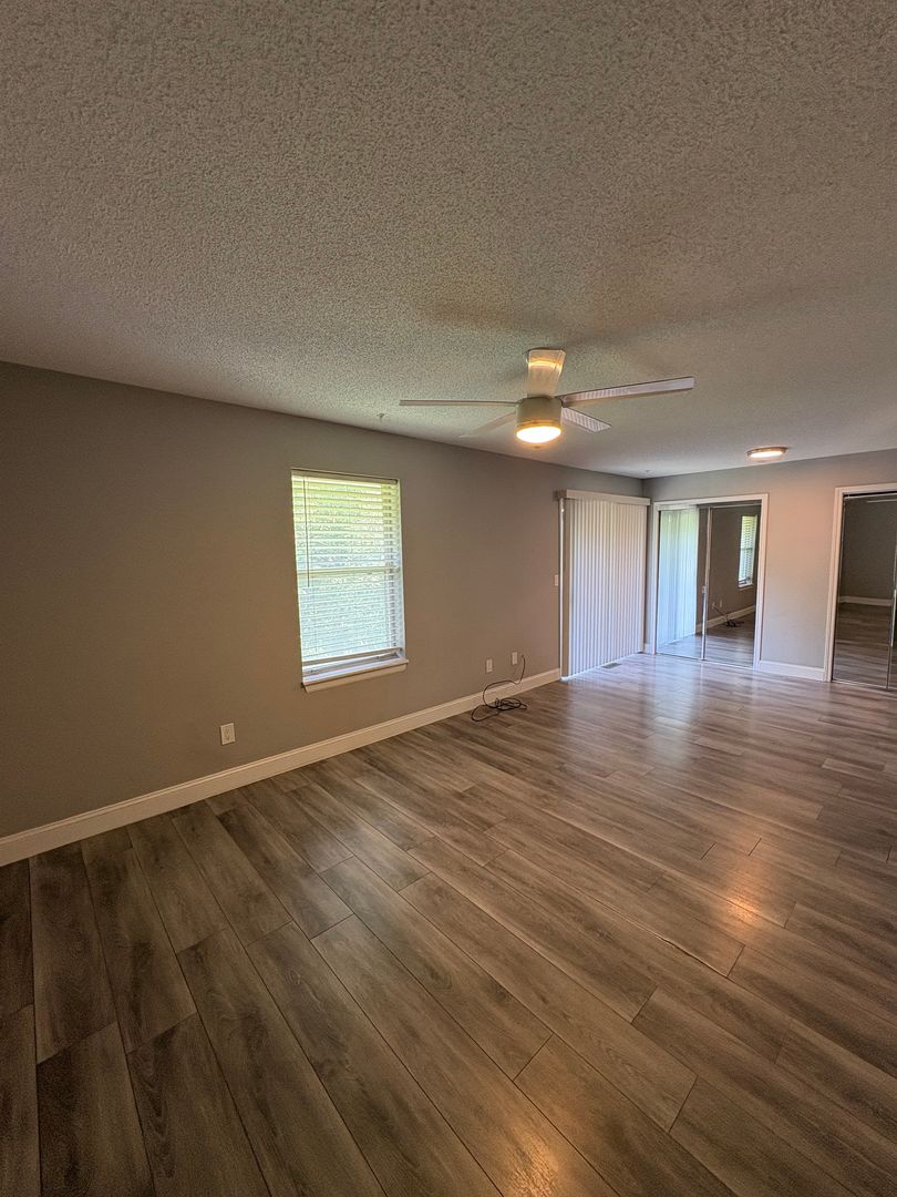 6815 NW Mokane Ave. 4 of 10