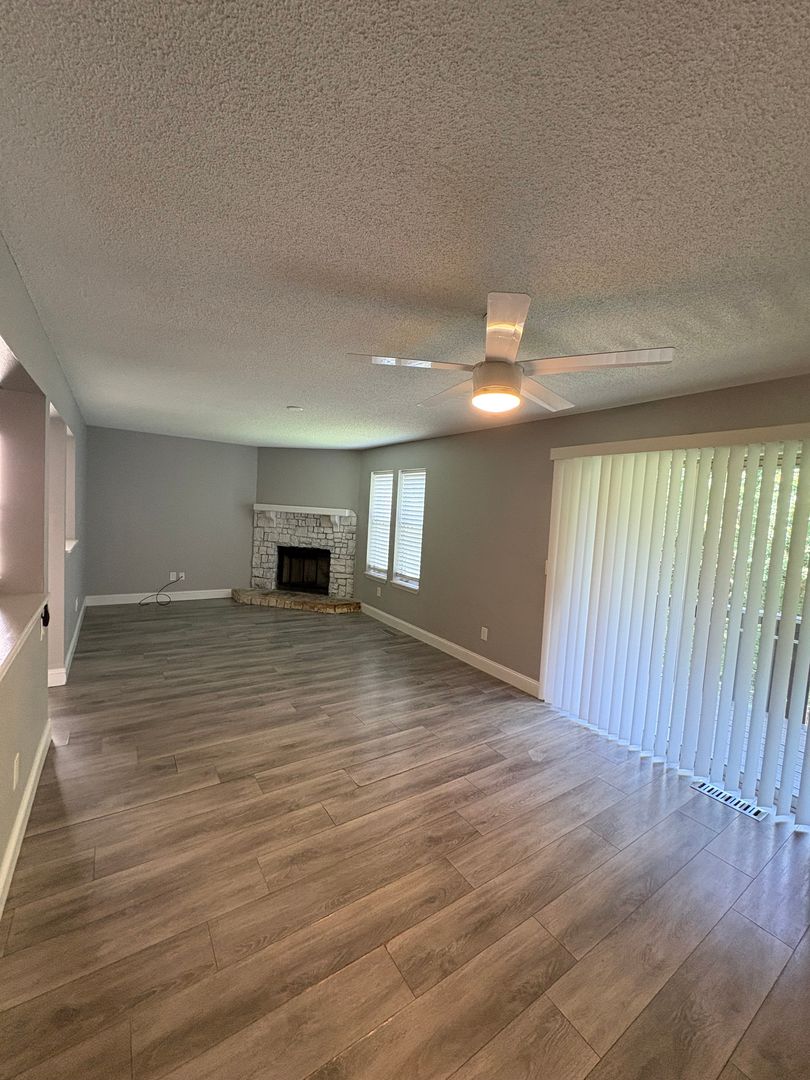 6815 NW Mokane Ave. 3 of 10