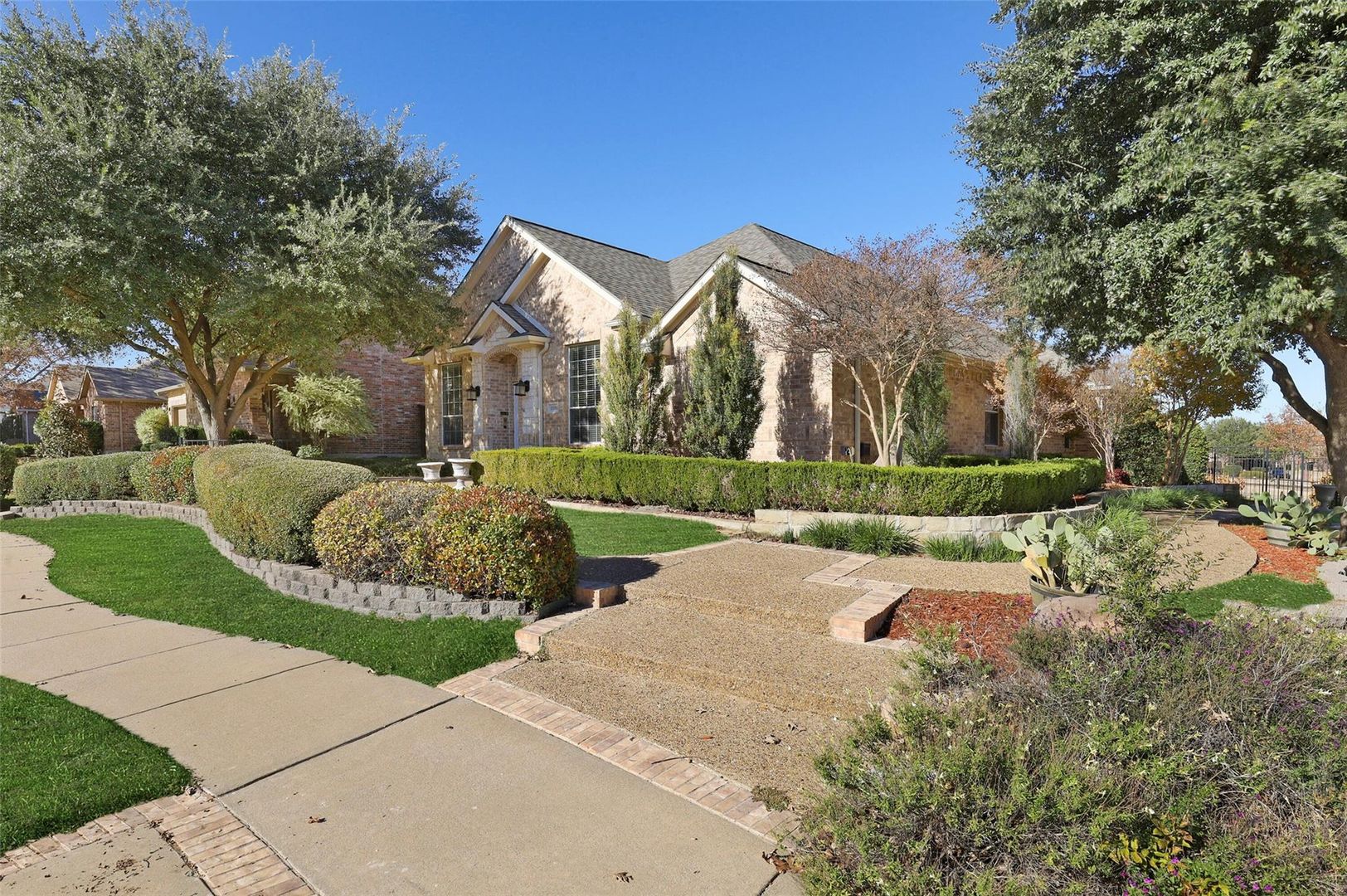 Frisco House: 11086 Mansfield Drive