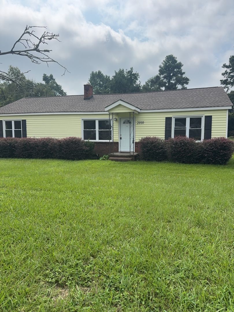 Augusta House: 2010 Cook Road