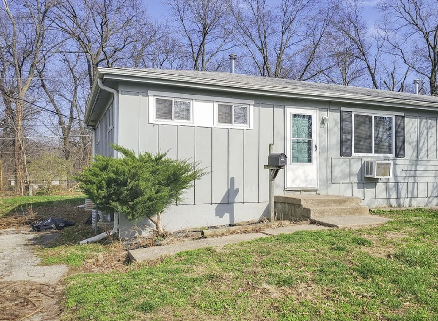 Mission Multiplex: 5247/5249 Hadley St.