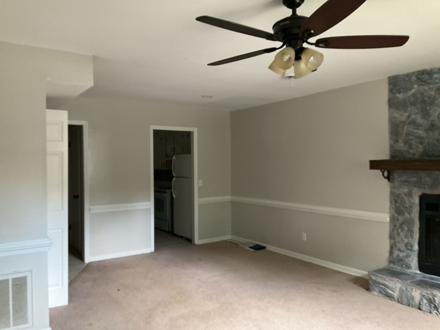 216 Burlie Ct Apt L 5 of 12