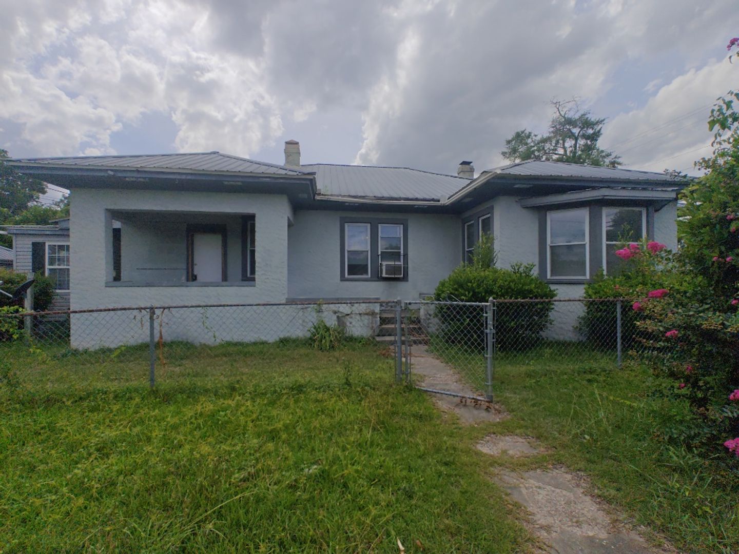 Augusta Apartment: 1712 Central Avenue