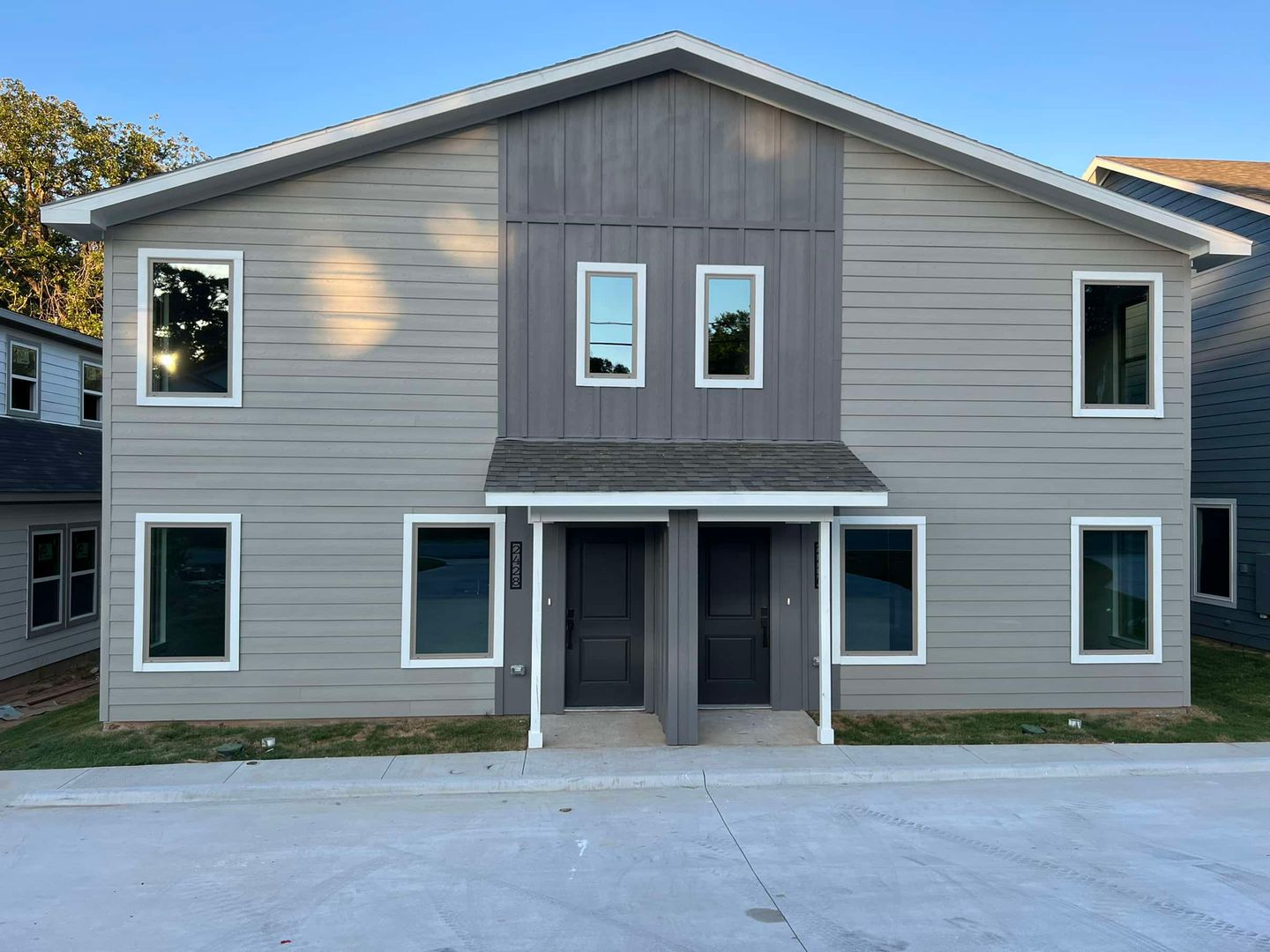 2428-2430 South Fannin Avenue