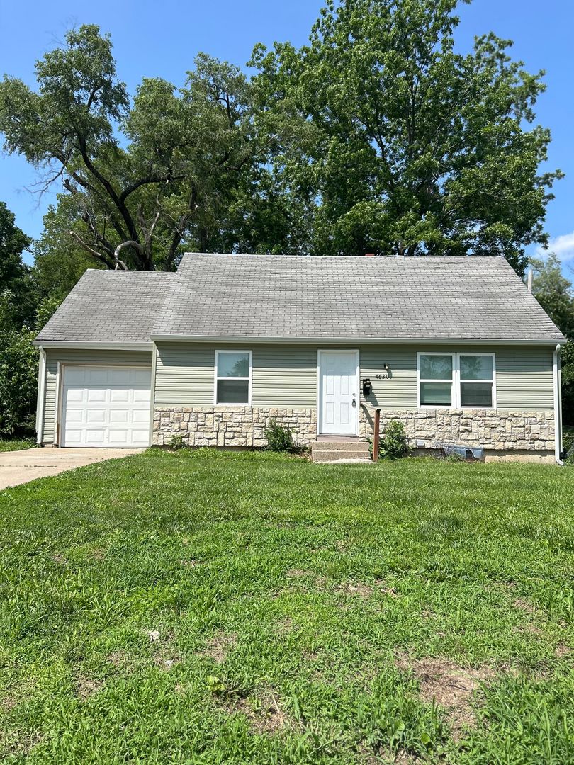 Kansas City House: 4630 E 43rd Terrace