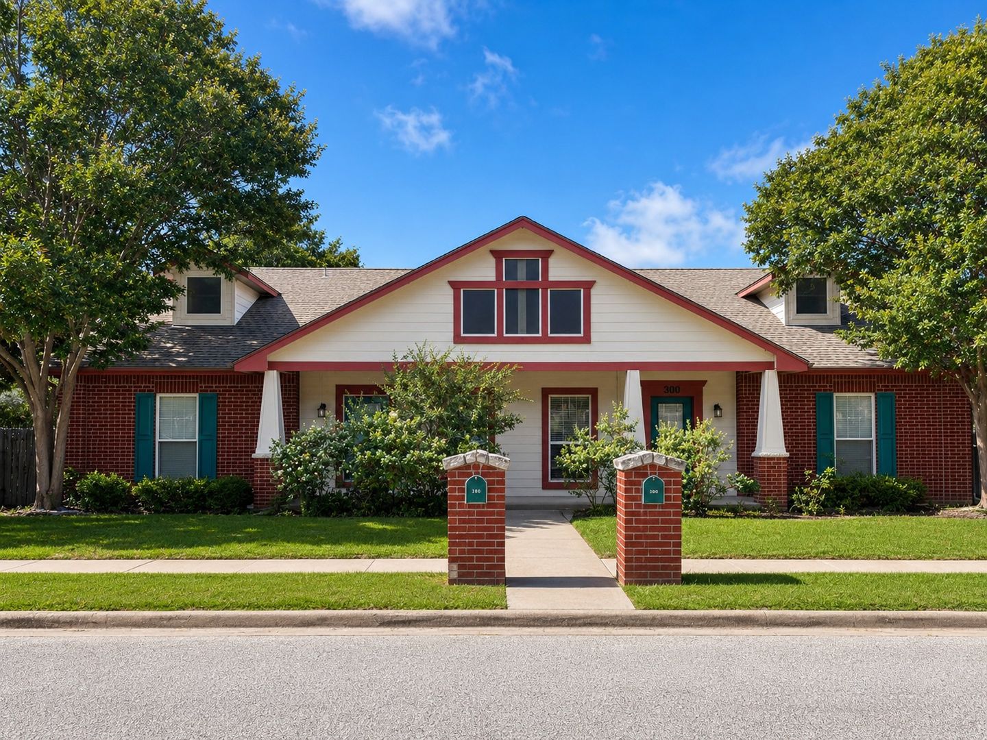 Lancaster Apartment: 300-306 East Main Street