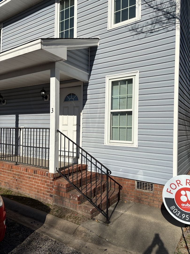 Cayce Townhome: 3 Londonderry Sq