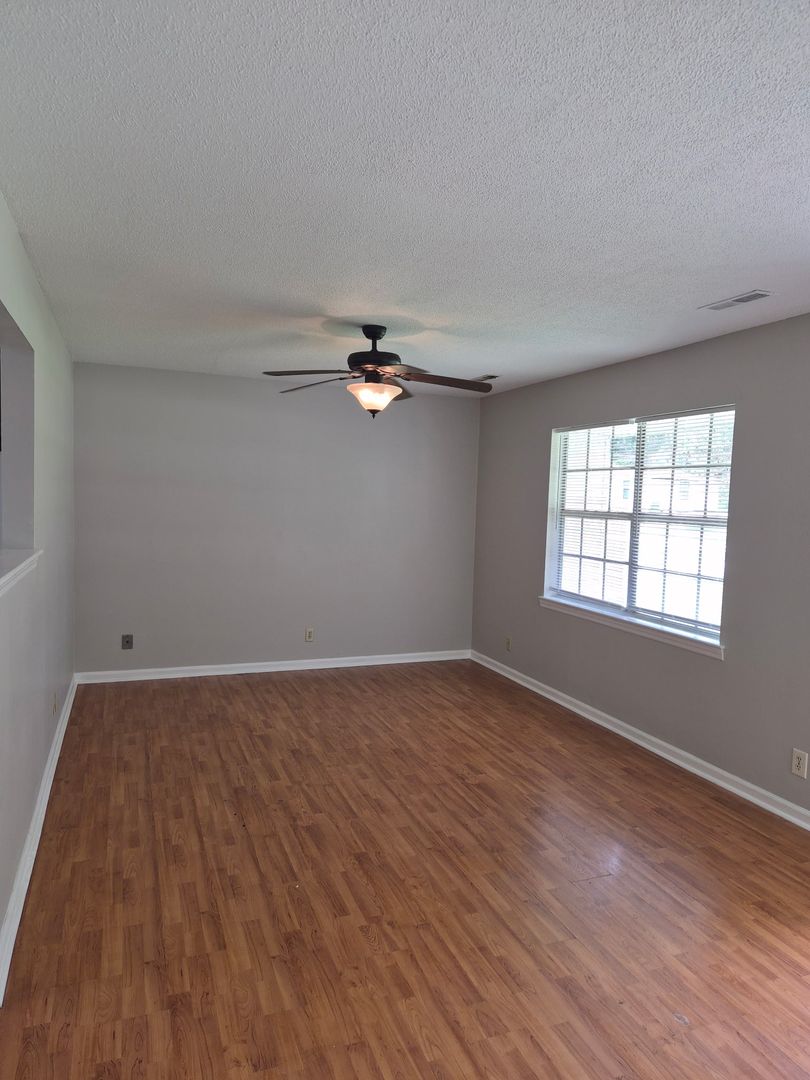 4203 Davis Lane Unit A 2 of 8