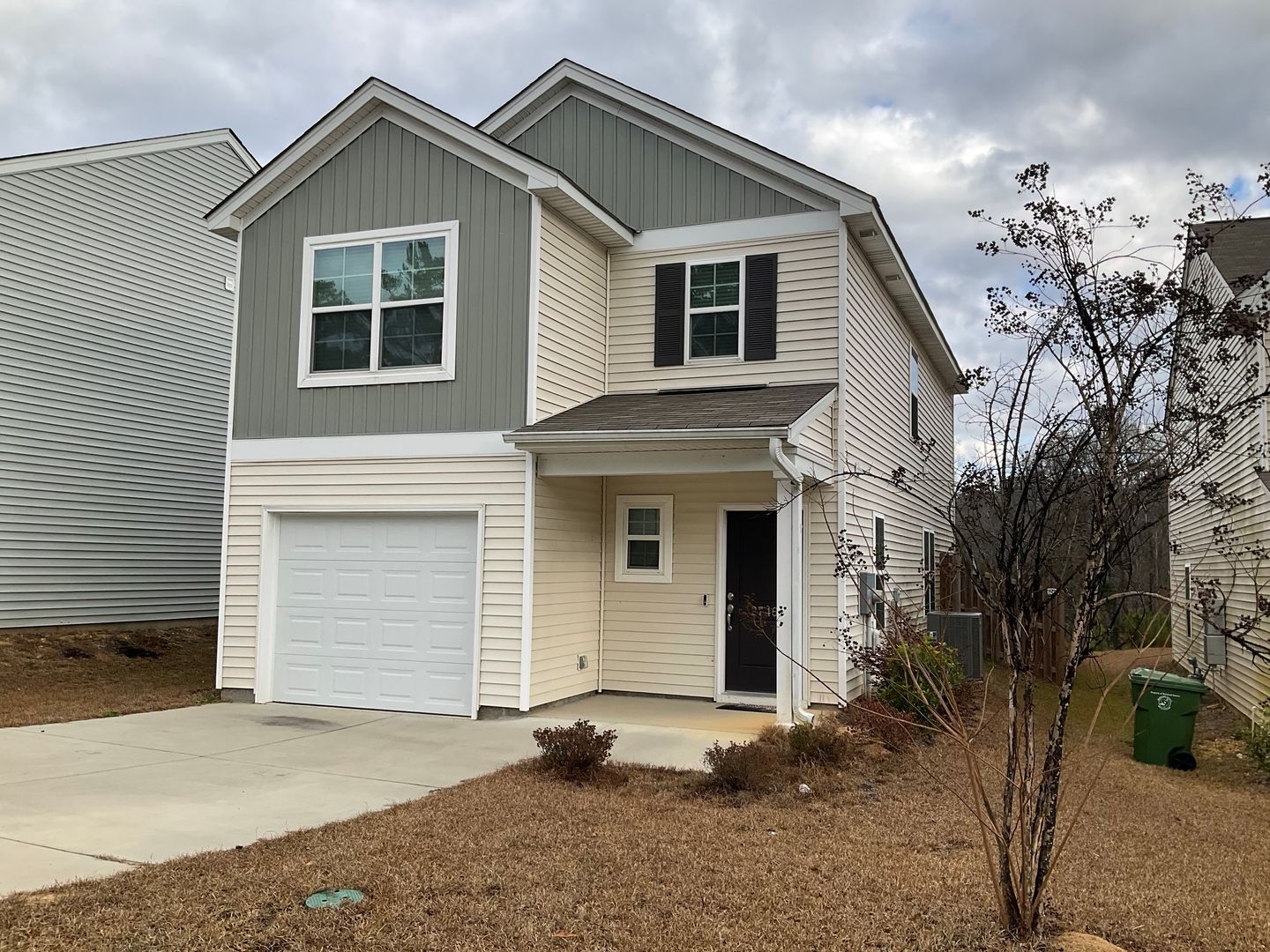 Columbia House: 2746 Prince Charles Court