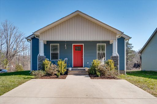 $500 Off First Month! Beautiful 3 Bedroom Home on a Corner Lot with Modern Upgrades! – photo 1
