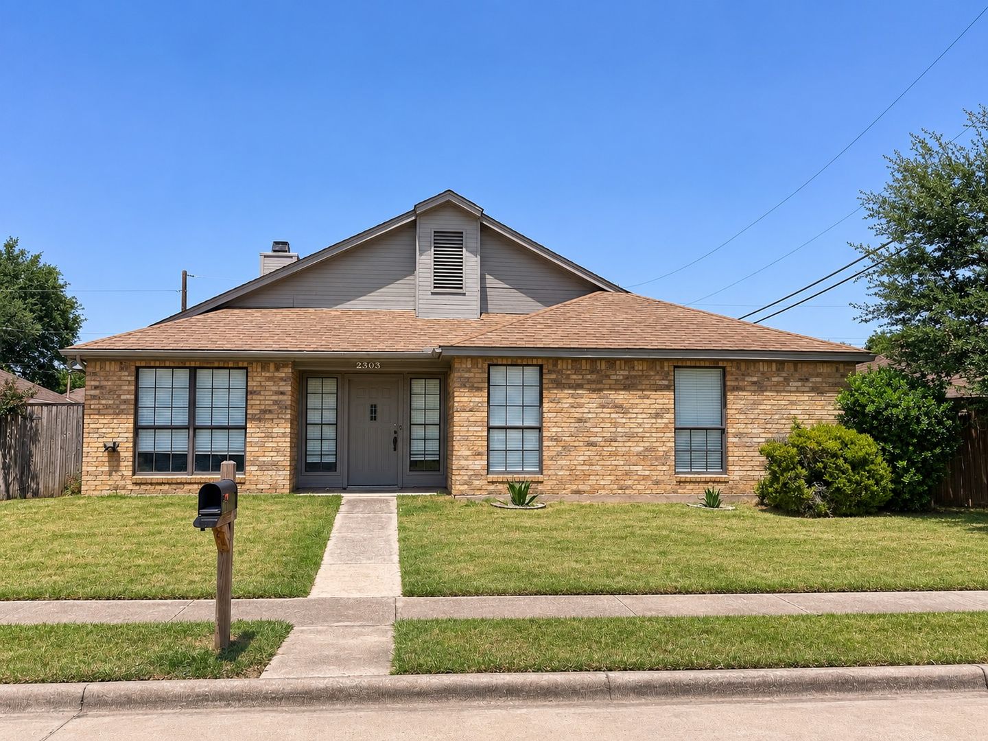 2303 Markland Street 2 of 12