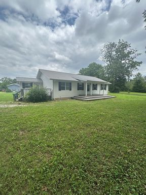 Quiet 3 Bedroom 2 Bath with Creek Access!! – Pet Friendly!