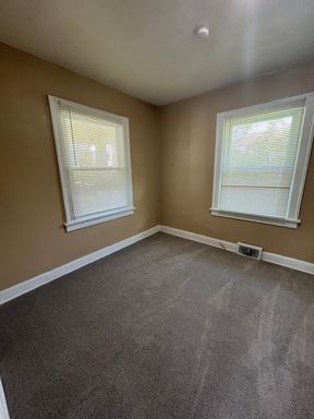5045 Bellefontaine Ave, Kansas City, MO 64130