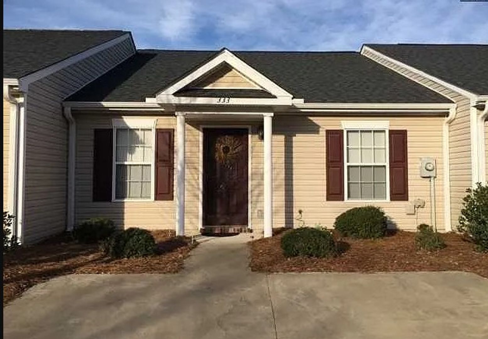 Columbia House: 333 Elders Pond Cir
