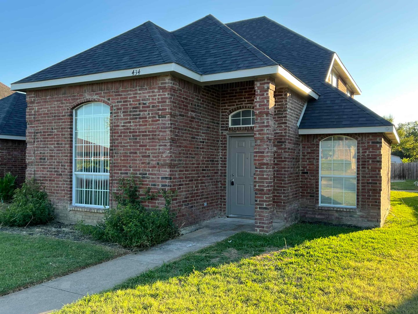 Desoto Apartment: 432-434 Chestnut Lane