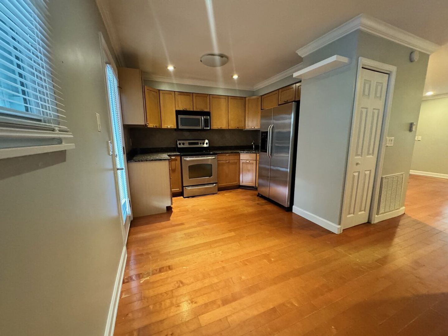 730 Harbor Lane 4 of 8
