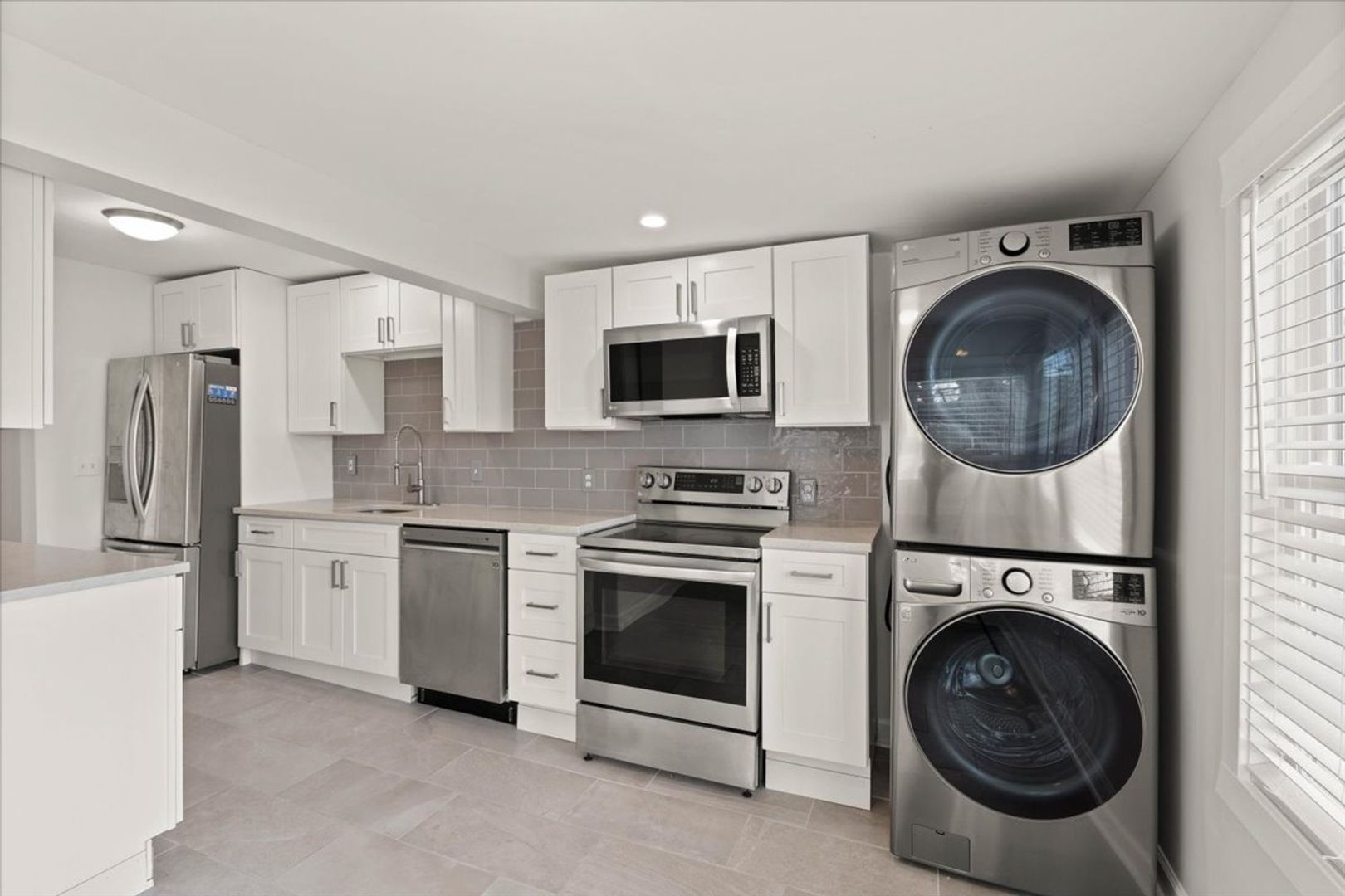 Kansas City Apartment: 4605 Harrison St. Unit B