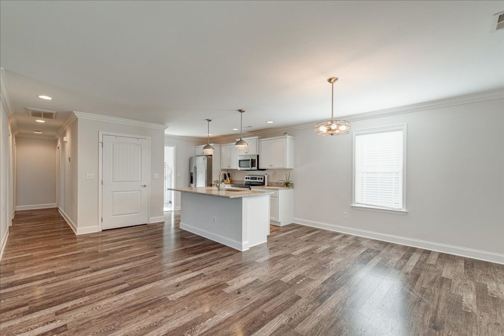 1109 SE Pond Street 4 of 12
