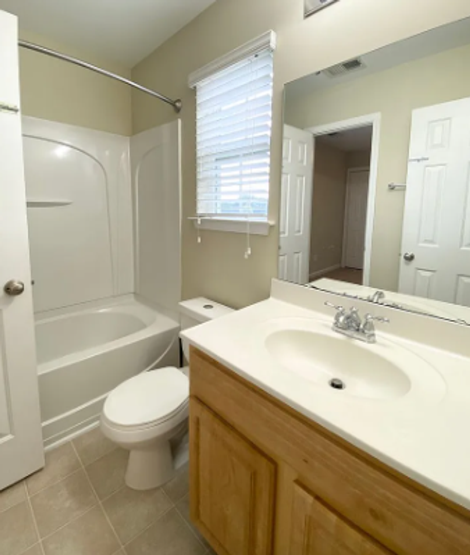 537 S Bull St 12 of 12