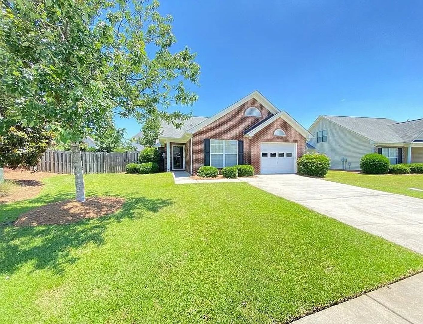Lexington House: 109 Travertine Crossing